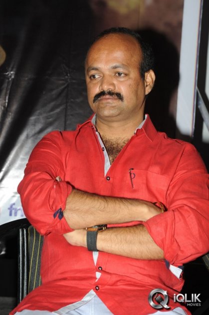 Aadu-Magadura-Bujji-Platinum-Disc-Function
